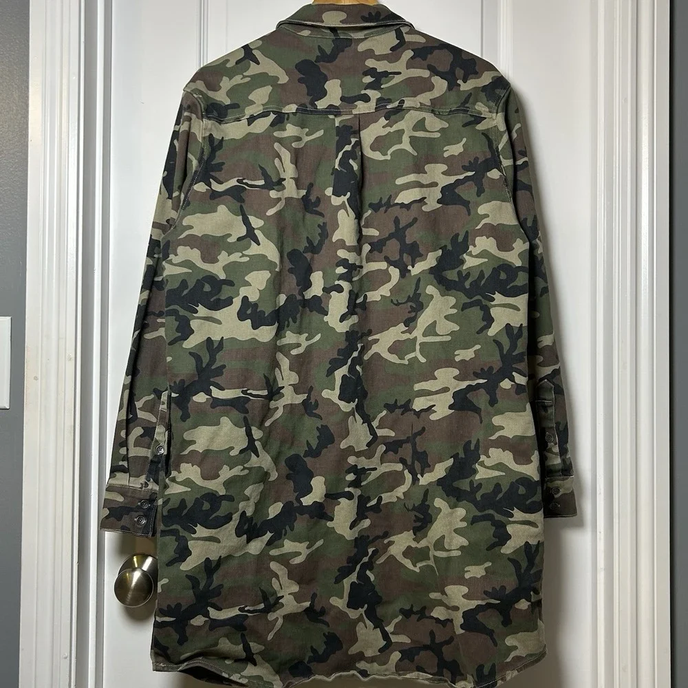 True Religion Long Sleeve Camouflage Print Button Up‎ Shacket Utility Style